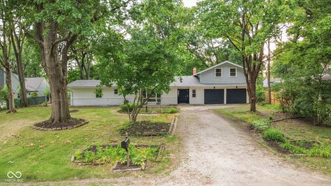 Photo of 9550 N Delaware Street, Indianapolis, IN 46240 (MLS # 22115033)