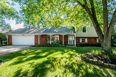 Photo of 8815 Deer Run Drive, Indianapolis, IN 46256 (MLS # 22114723)
