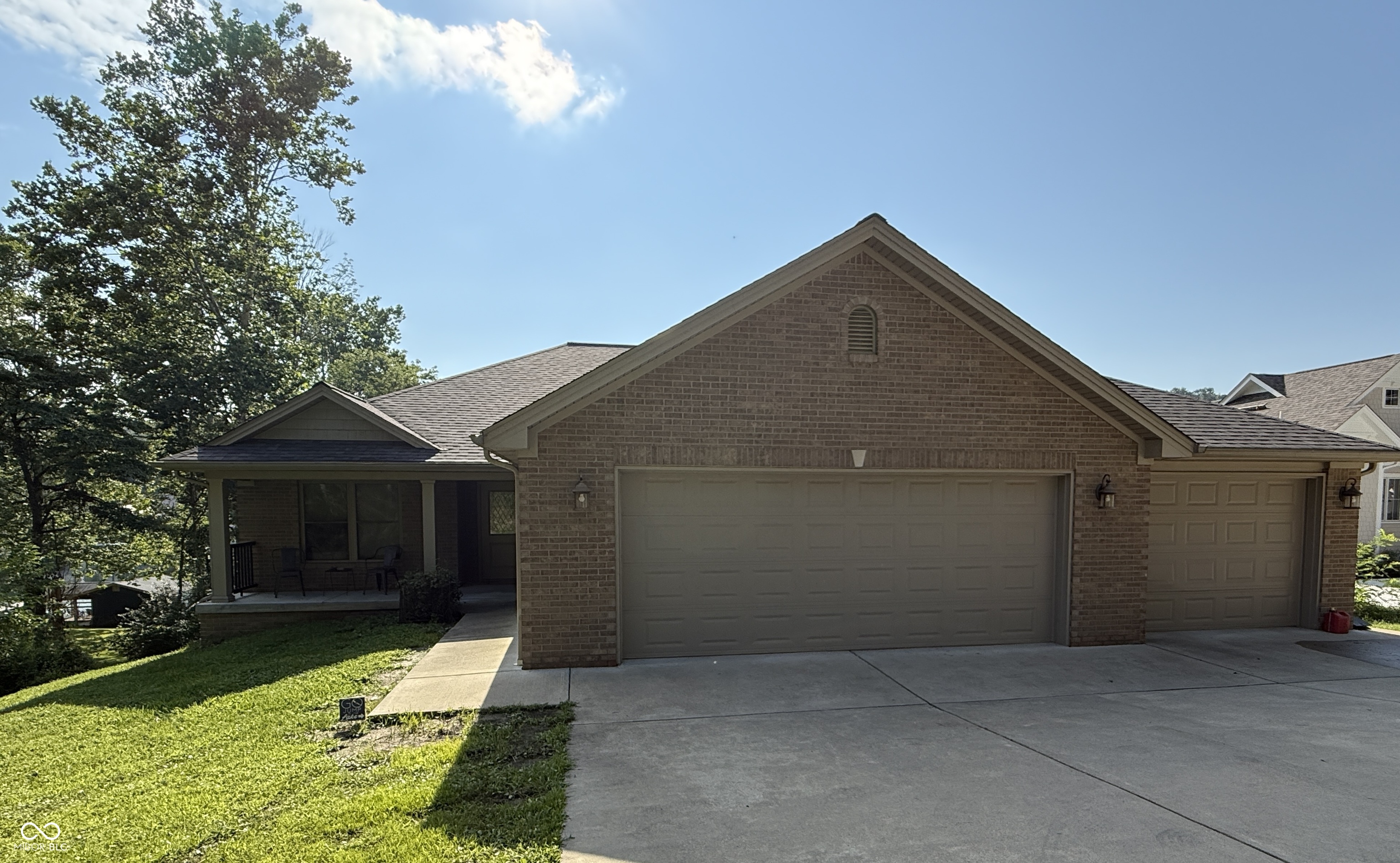 3961 S Summit Lane