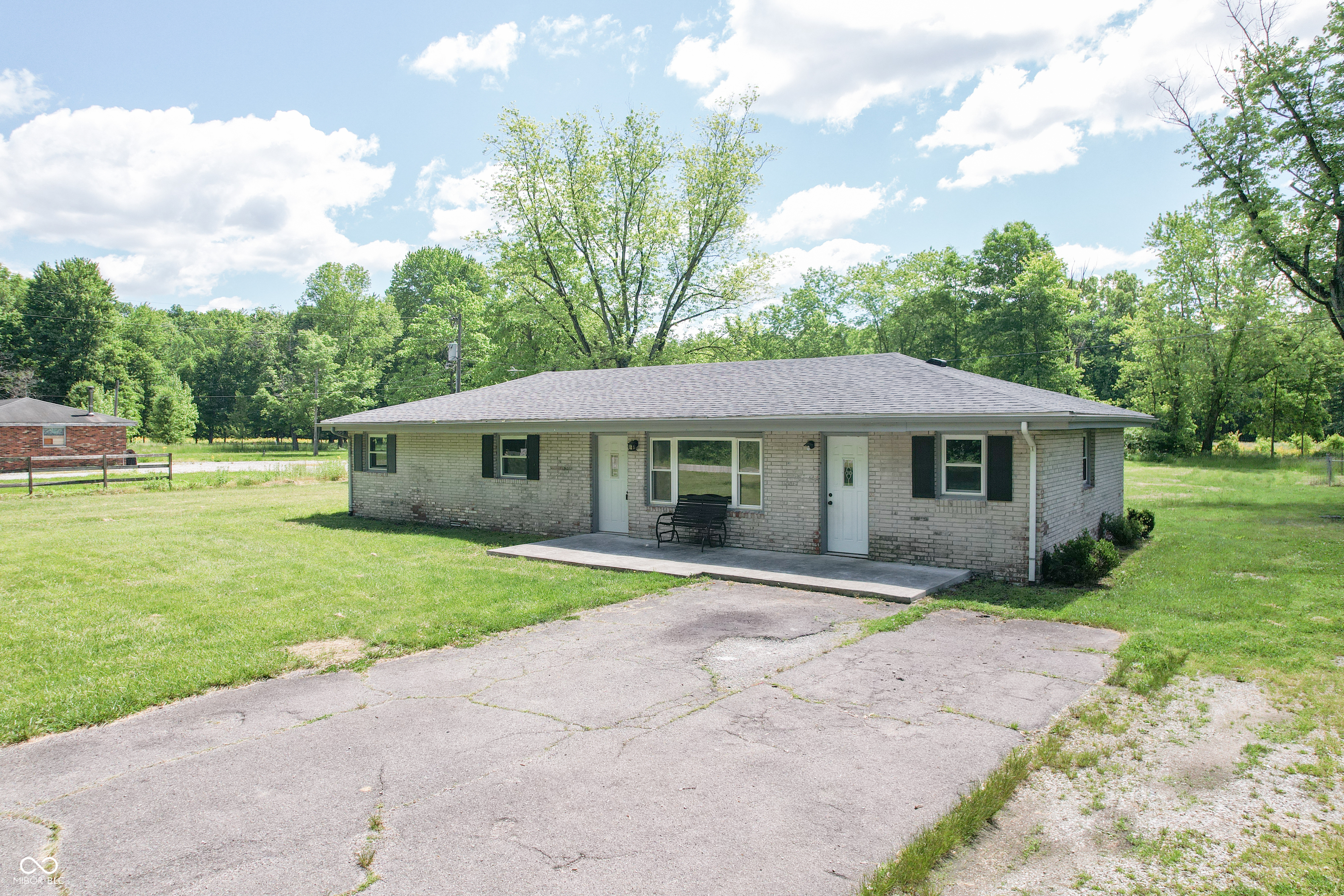 1440 N County Road 275 E
