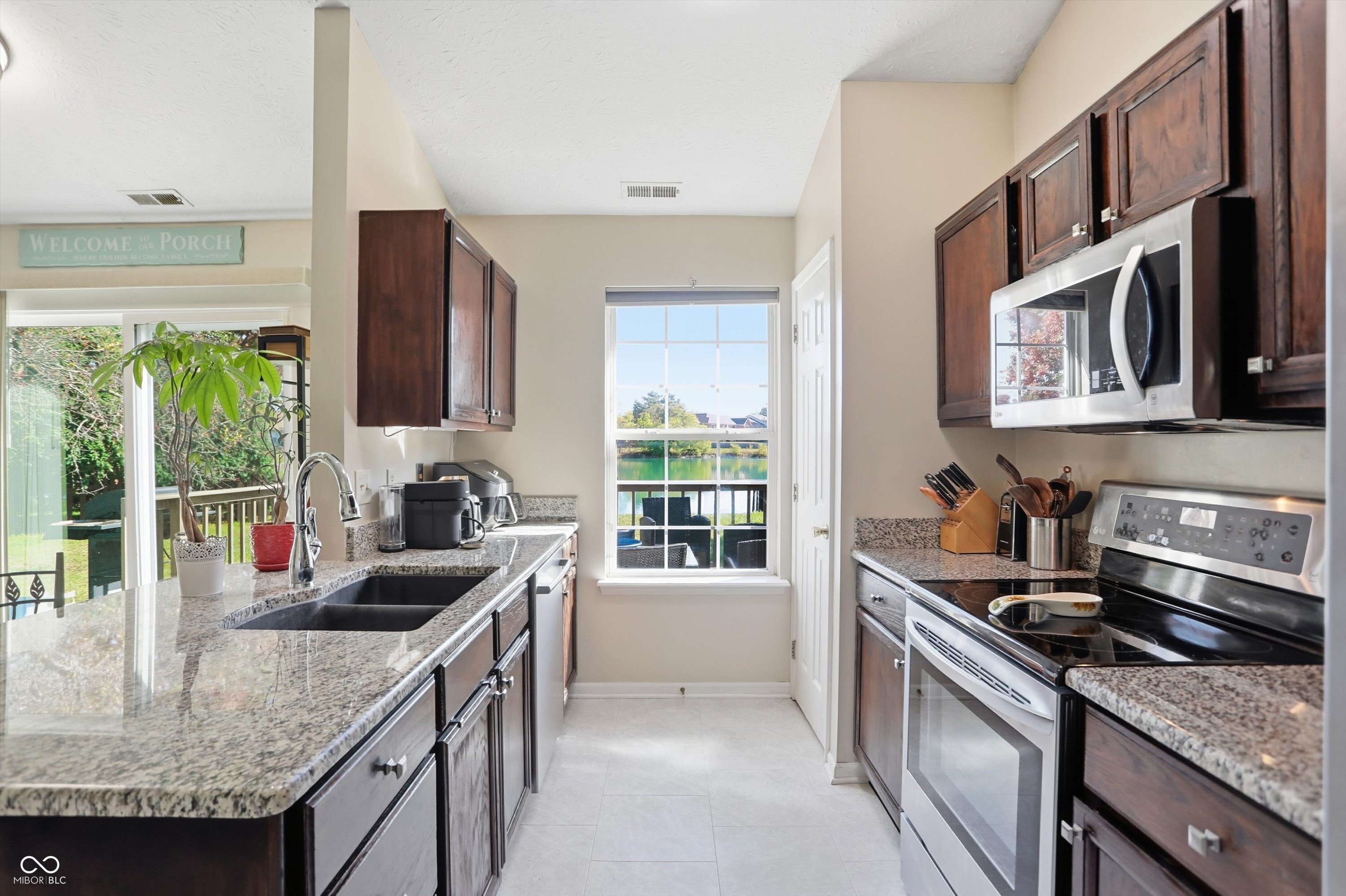 9899 Traditions Lane