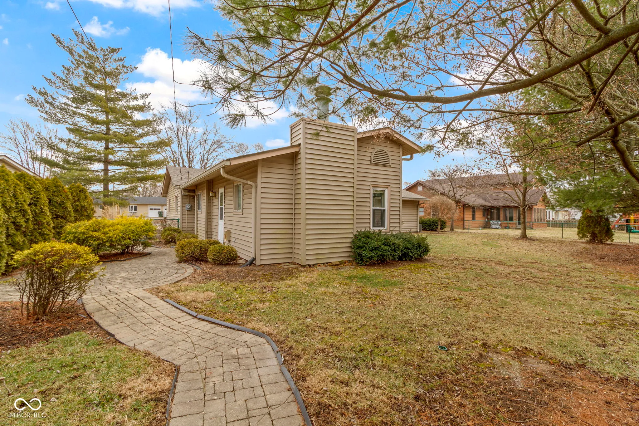 Greenfield, Indiana 46140, United States, 3 Bedrooms Bedrooms, ,2 BathroomsBathrooms,Residential,Pending,82990