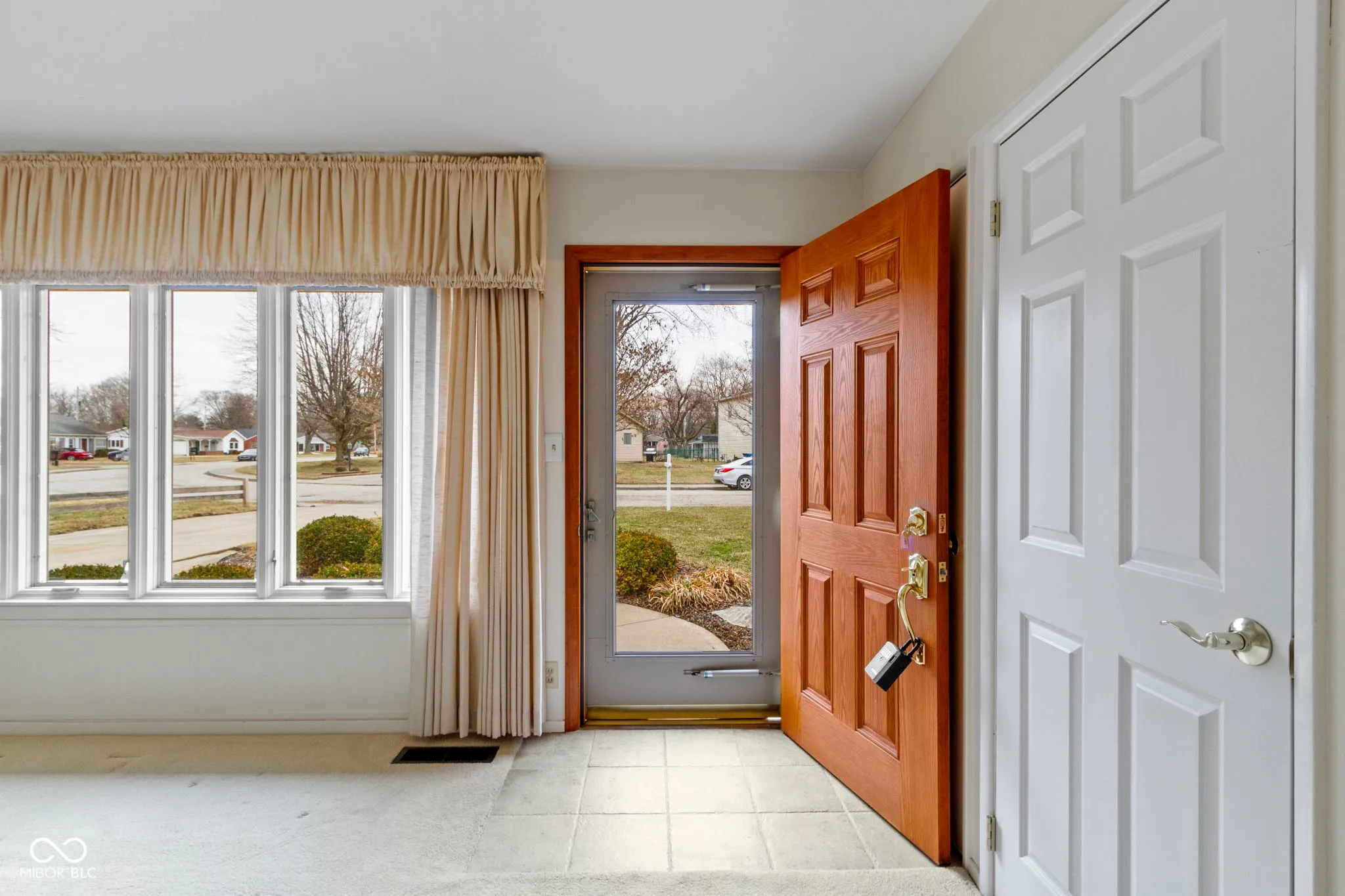 Greenfield, Indiana 46140, United States, 3 Bedrooms Bedrooms, ,2 BathroomsBathrooms,Residential,Pending,82990