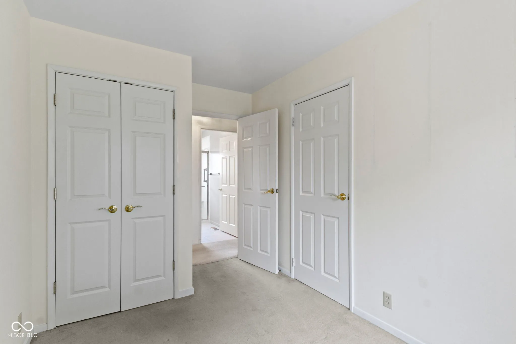 Greenfield, Indiana 46140, United States, 3 Bedrooms Bedrooms, ,2 BathroomsBathrooms,Residential,Pending,82990