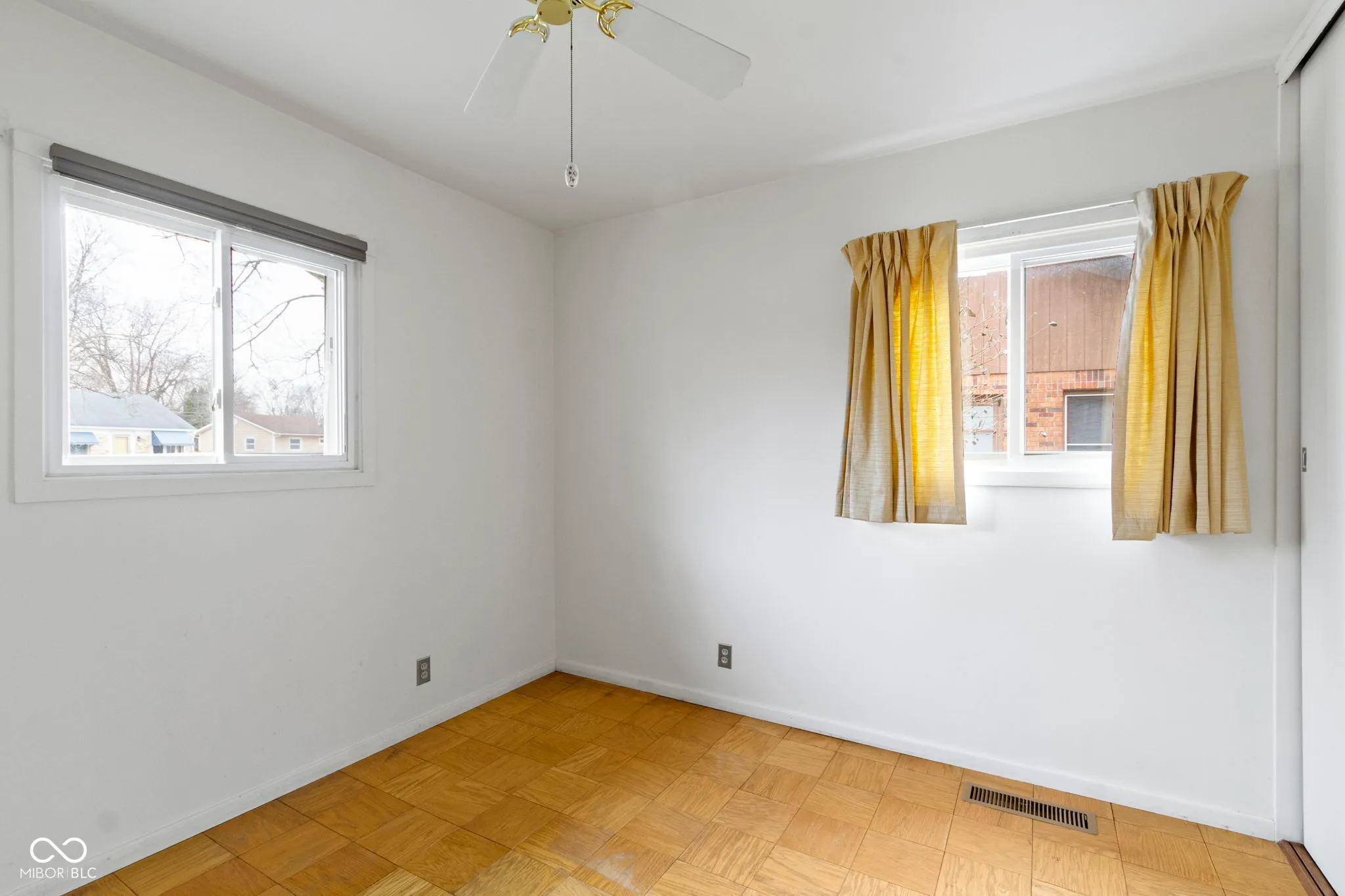 Greenfield, Indiana 46140, United States, 3 Bedrooms Bedrooms, ,2 BathroomsBathrooms,Residential,Pending,82990