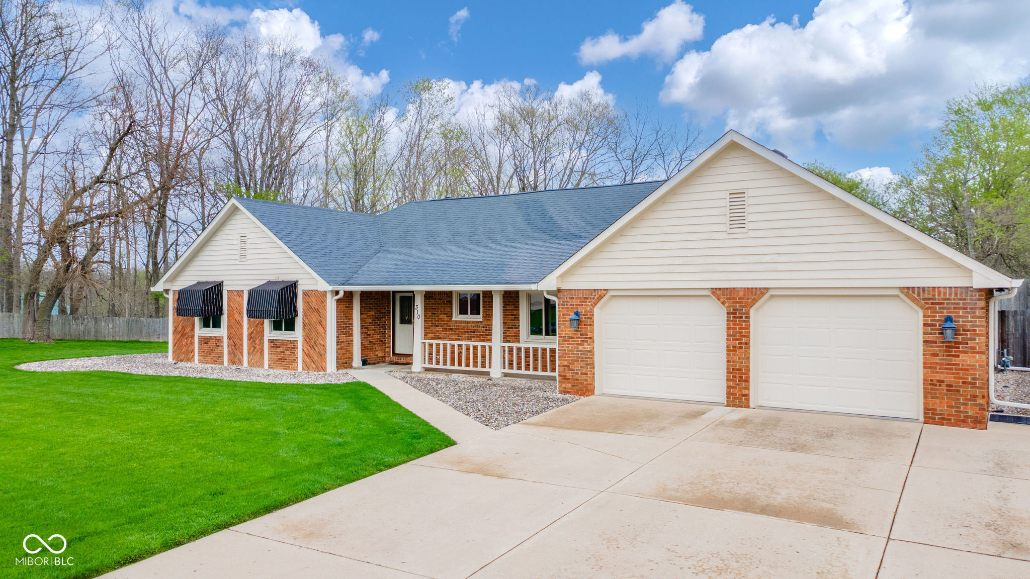 310 Edgewood Place E