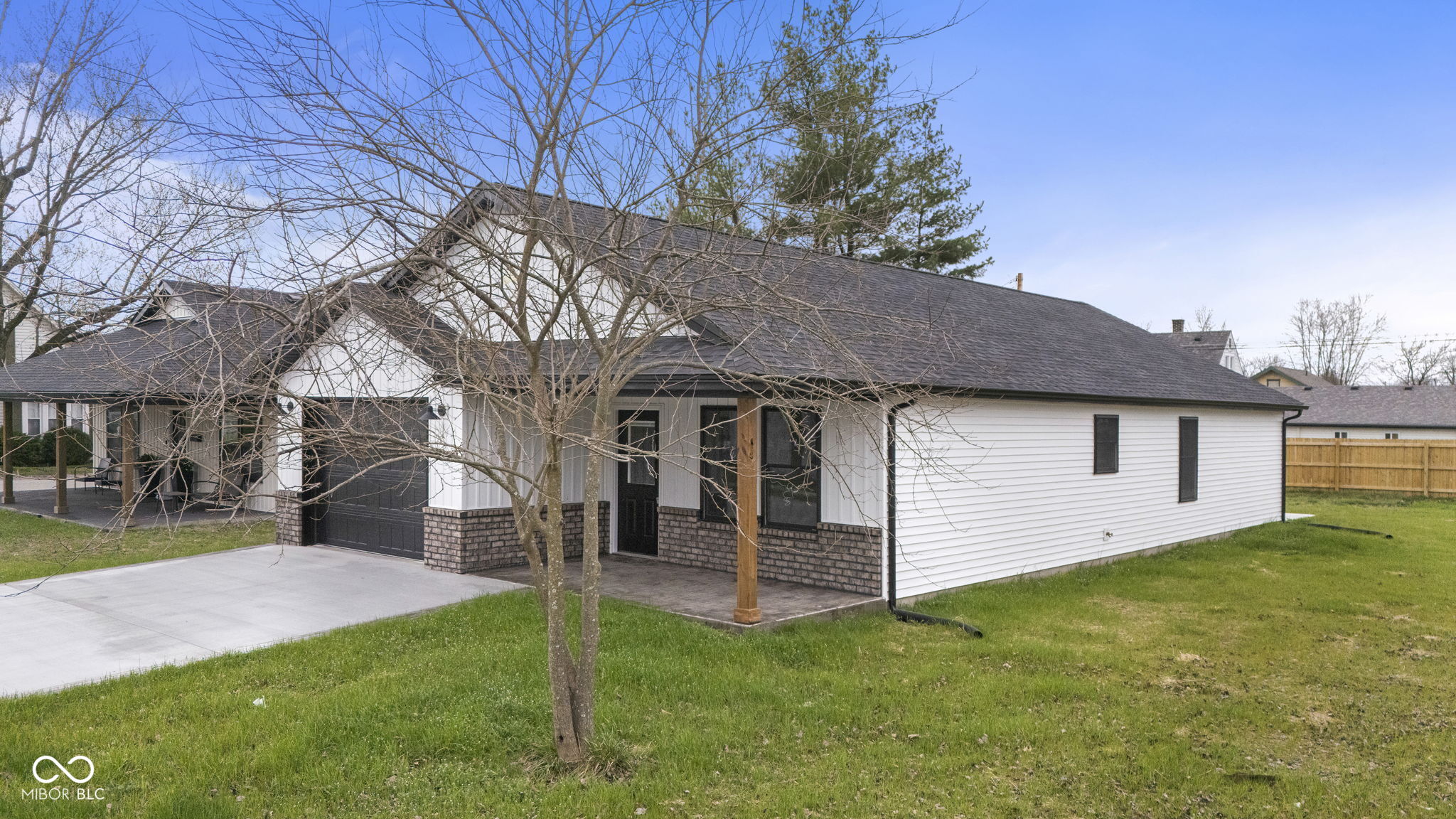 633 W Cherry Street