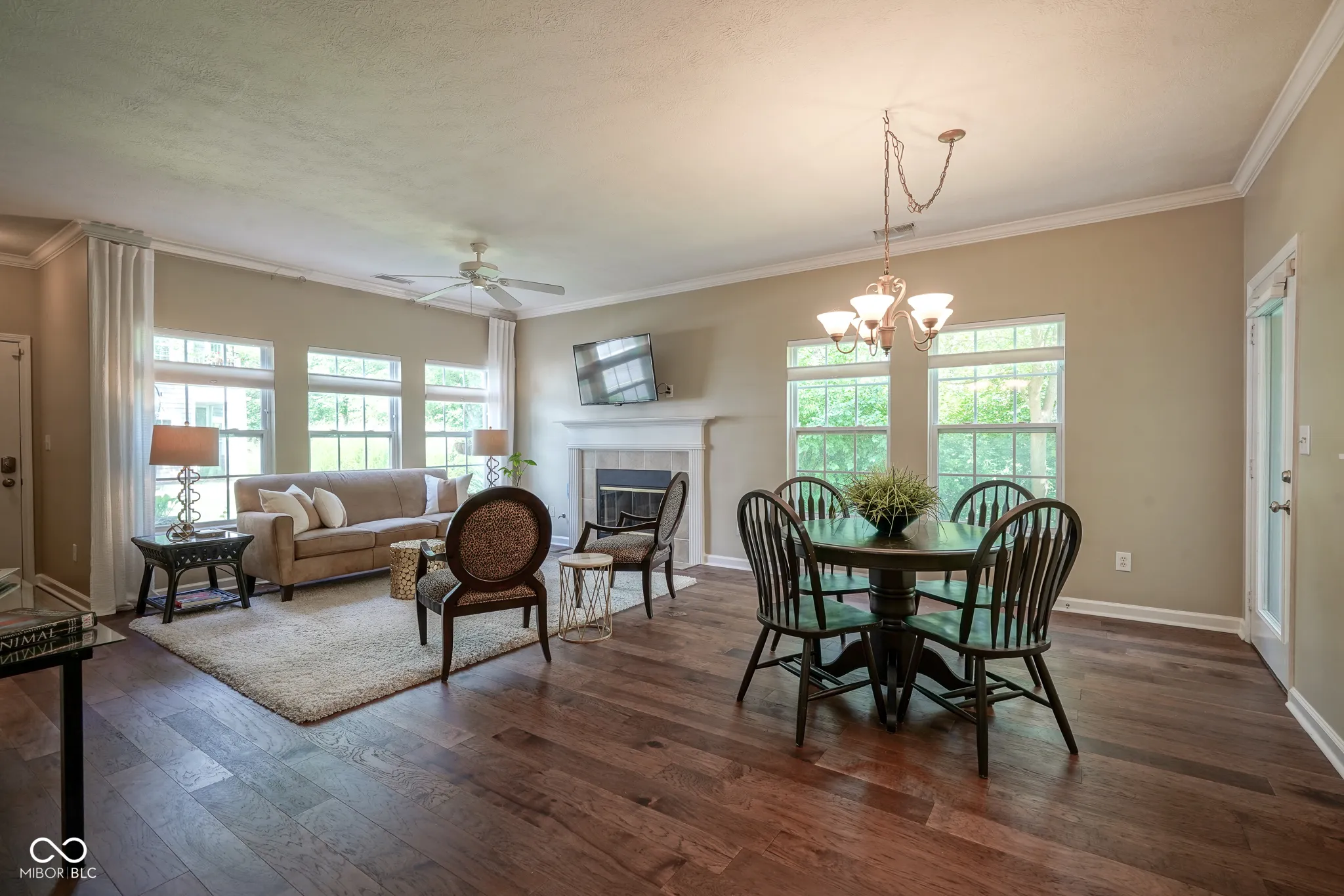 Carmel, Indiana 46280, United States, 2 Bedrooms Bedrooms, ,2 BathroomsBathrooms,Residential,Active,141525