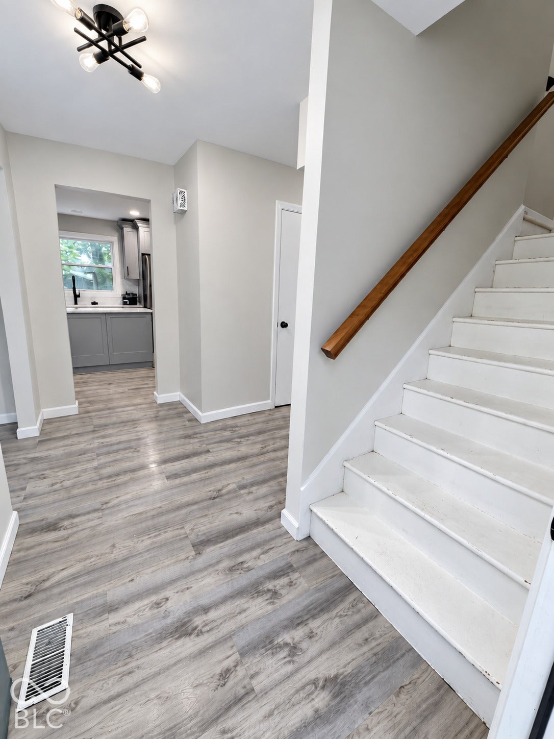 560 E Timberbrook Estate