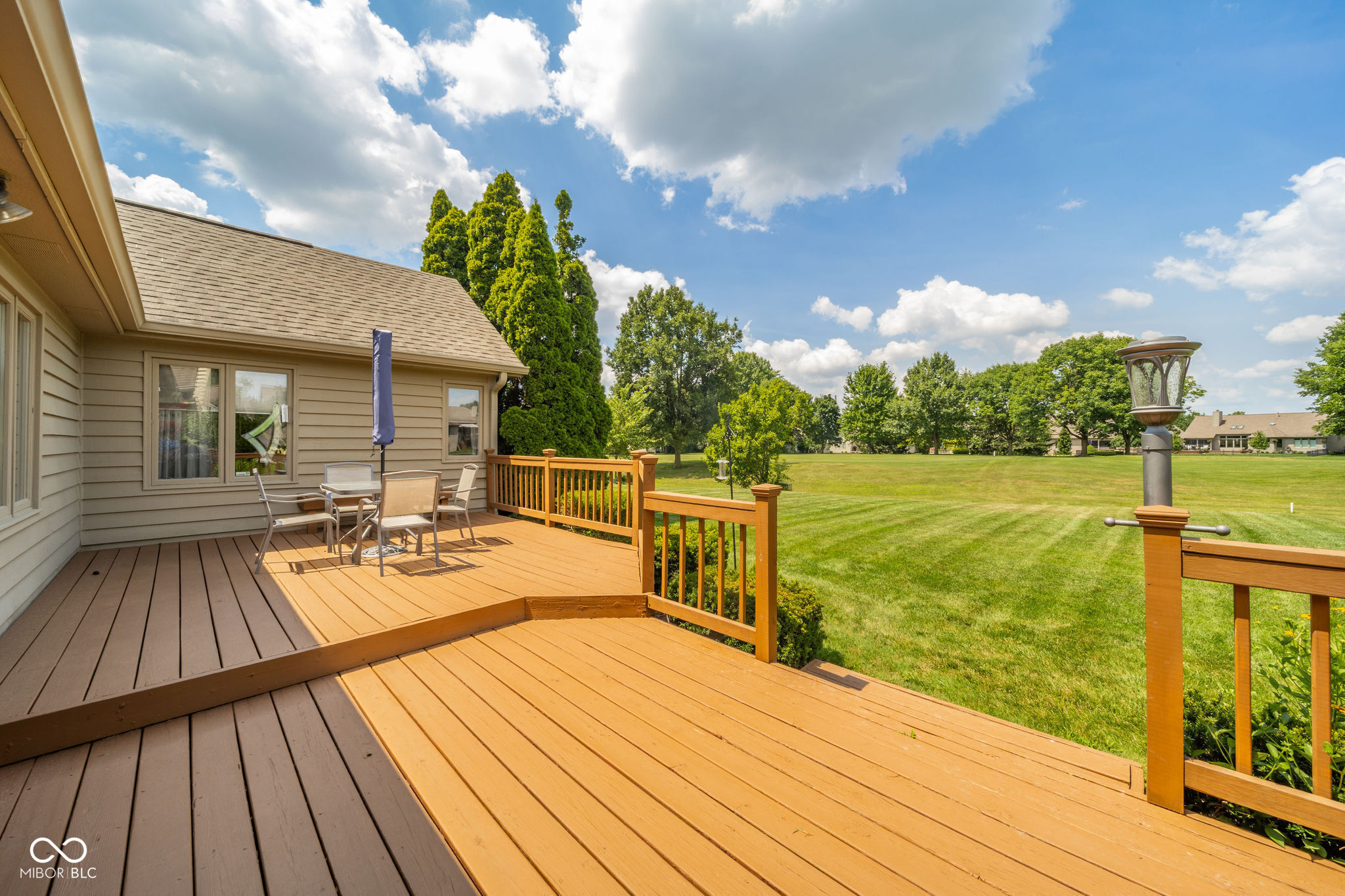 7260 River Glen