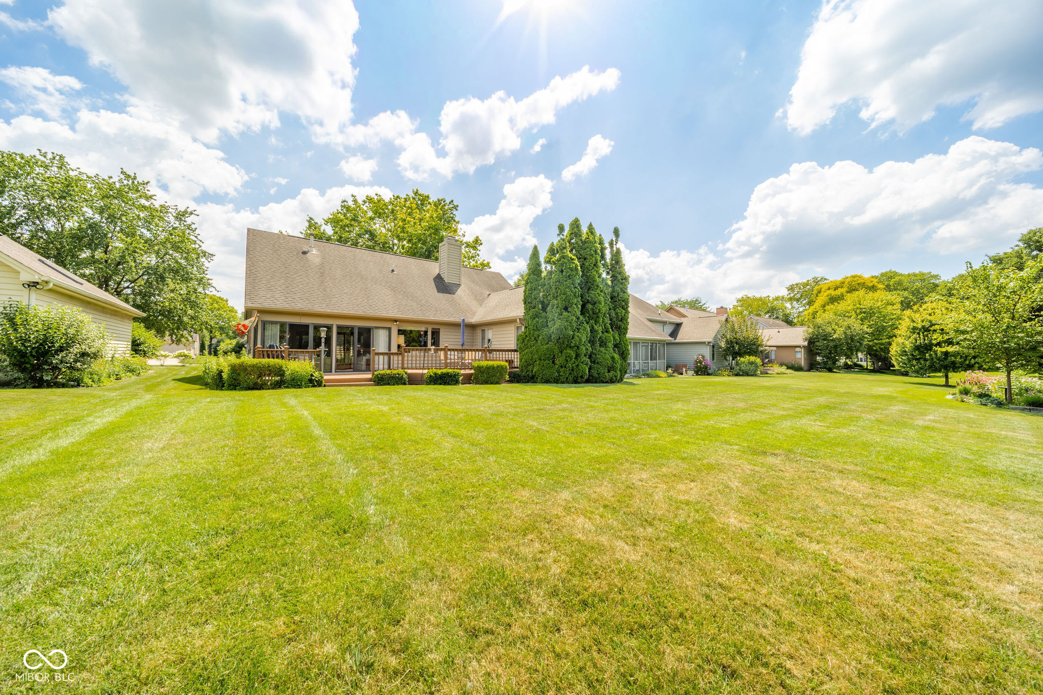 7260 River Glen