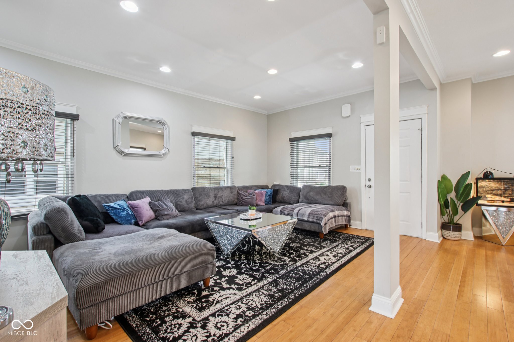 142 S 4th Avenue