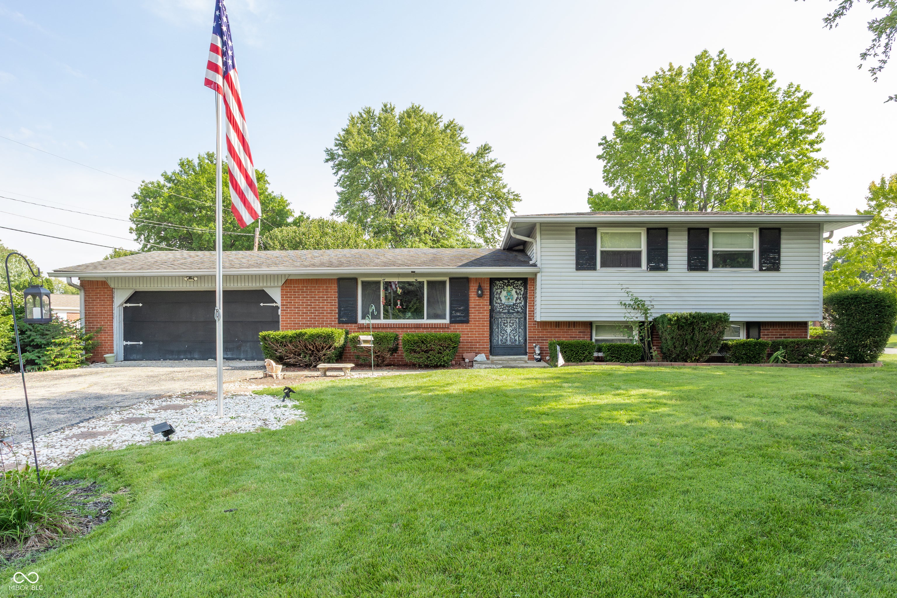 1701 N Harbison Avenue