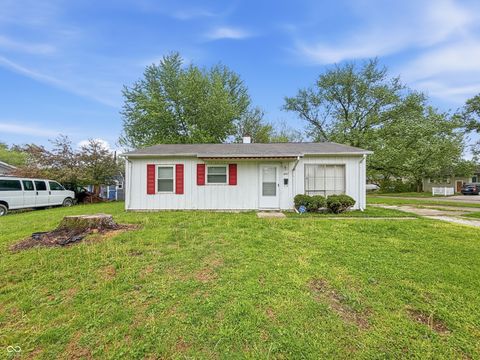 Photo of 3847 N Vinewood Avenue, Indianapolis, IN 46254 (MLS # 22098657)