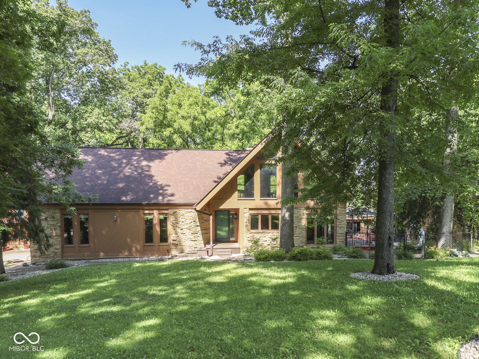 6796 Travis Place