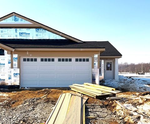 Photo of 810 Rosebud Lane, Greenfield, IN 46140 (MLS # 22078027)