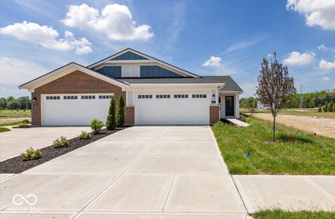 Photo of 810 Rosebud Lane, Greenfield, IN 46140 (MLS # 22078027)