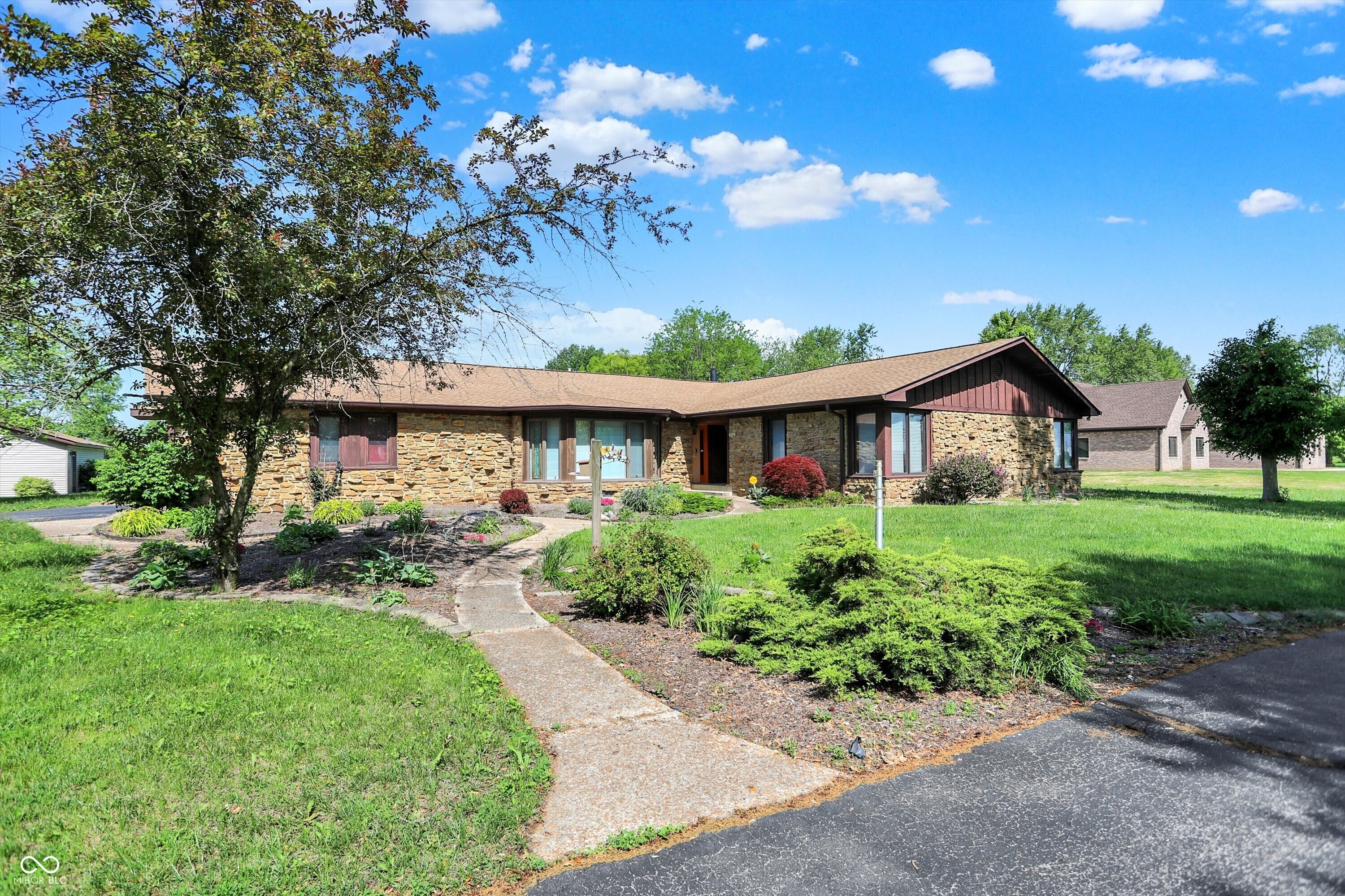 5272 N Graham Road