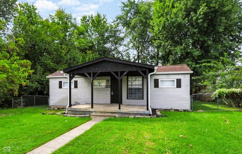 Photo of 2631 Wade Street, Indianapolis, IN 46203 (MLS # 22122982)