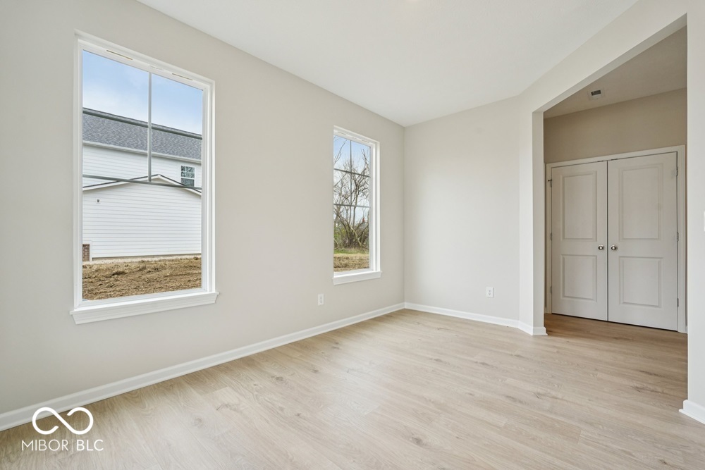 5589 Arcade Boulevard