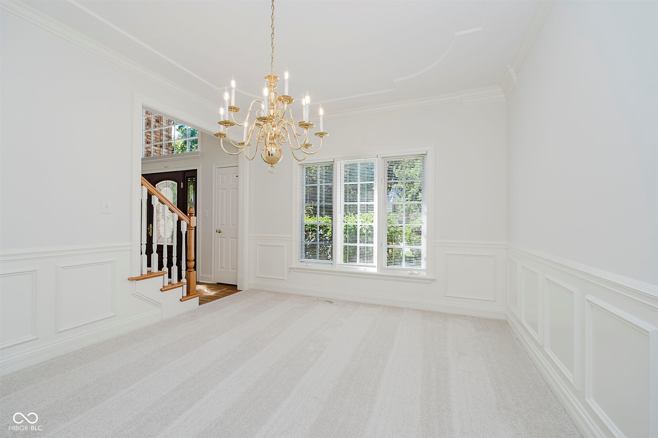 4827 Woods Edge Drive