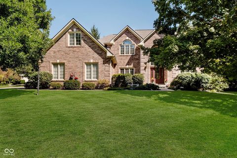 Photo of 4827 Woods Edge Drive, Zionsville, IN 46077 (MLS # 22062036)