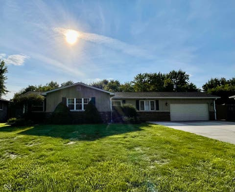 Photo of 118 Granby Drive, Cumberland, IN 46229 (MLS # 22122249)