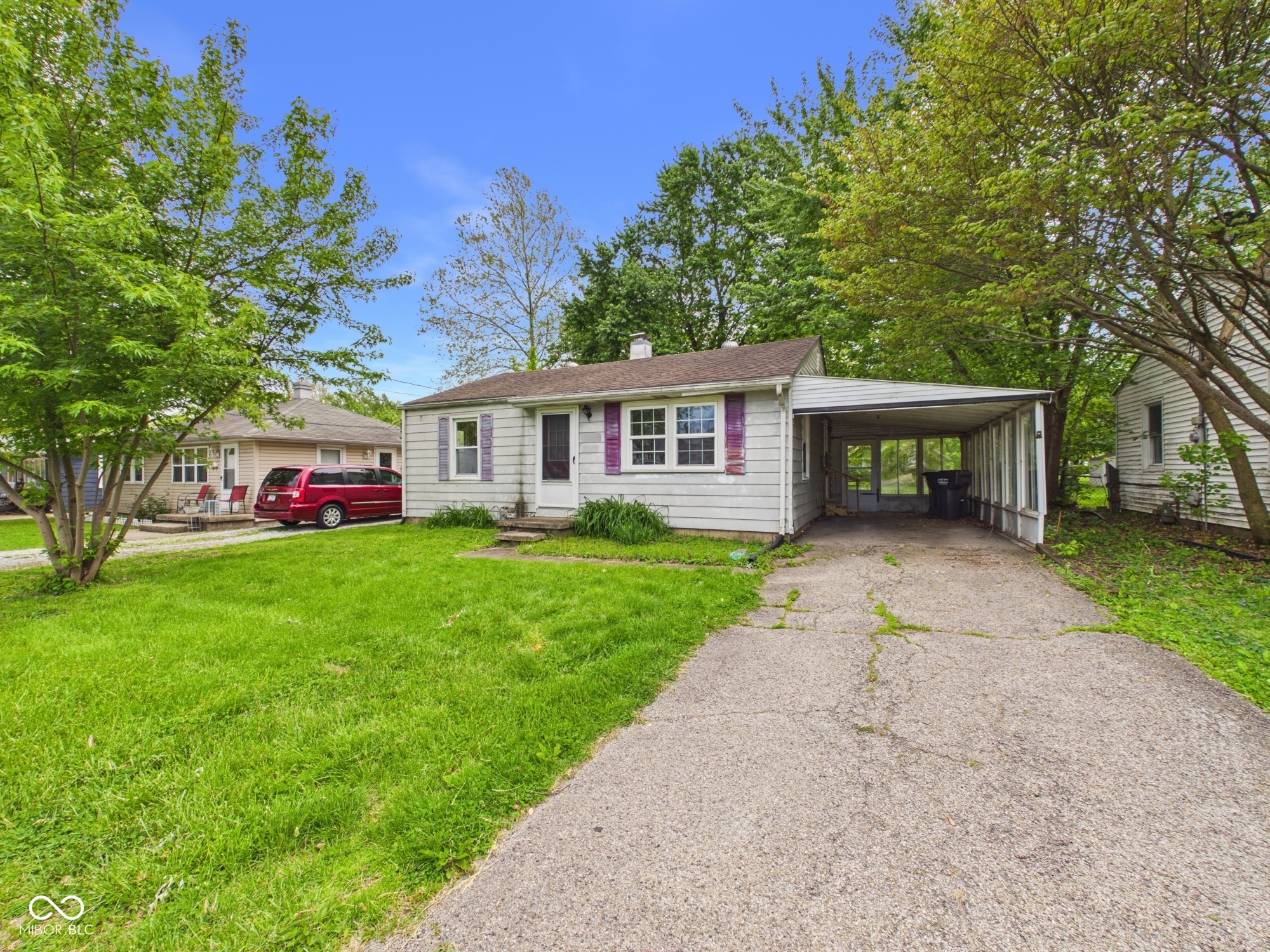 2507 E 5th Street