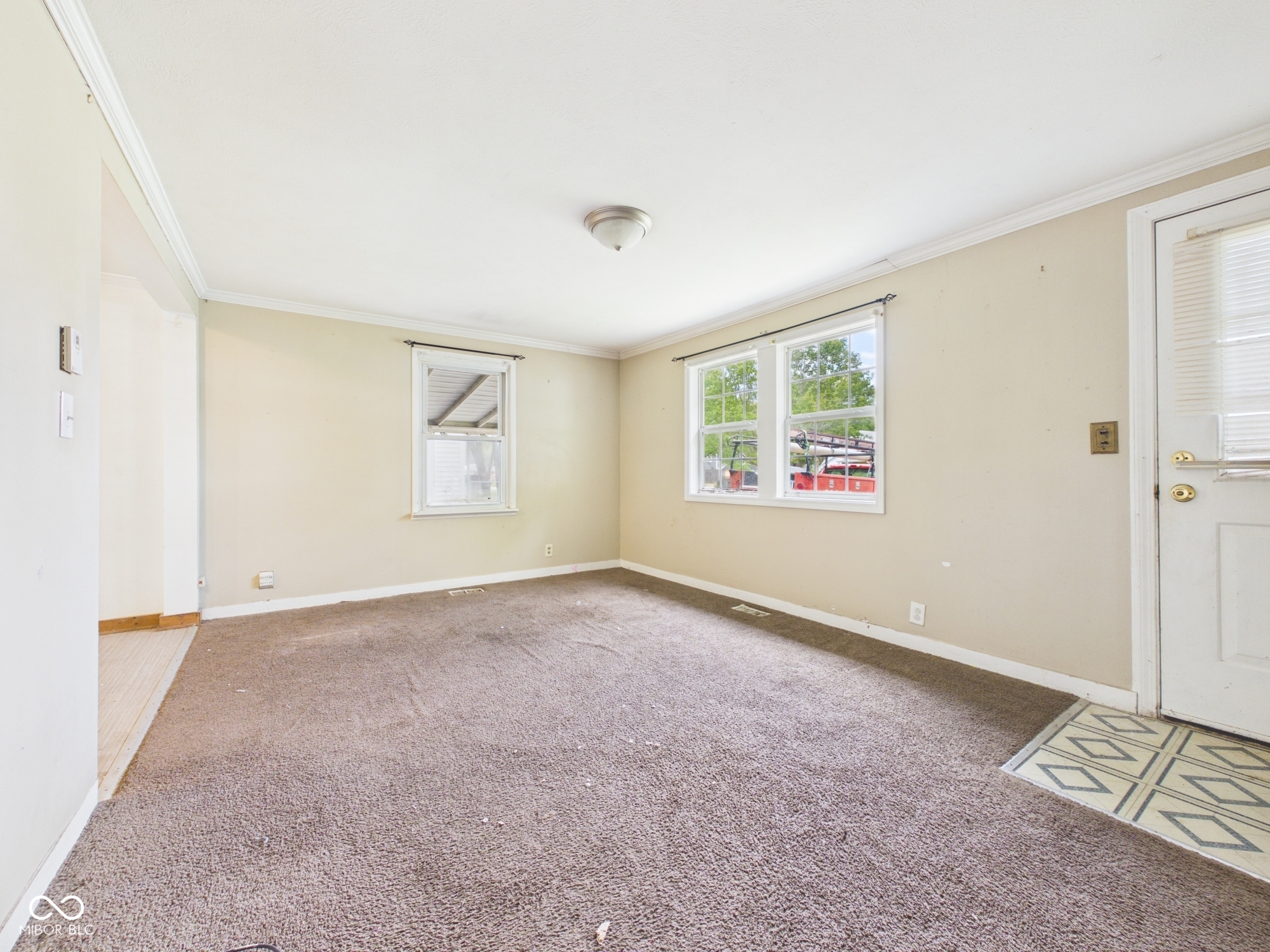 2507 E 5th Street