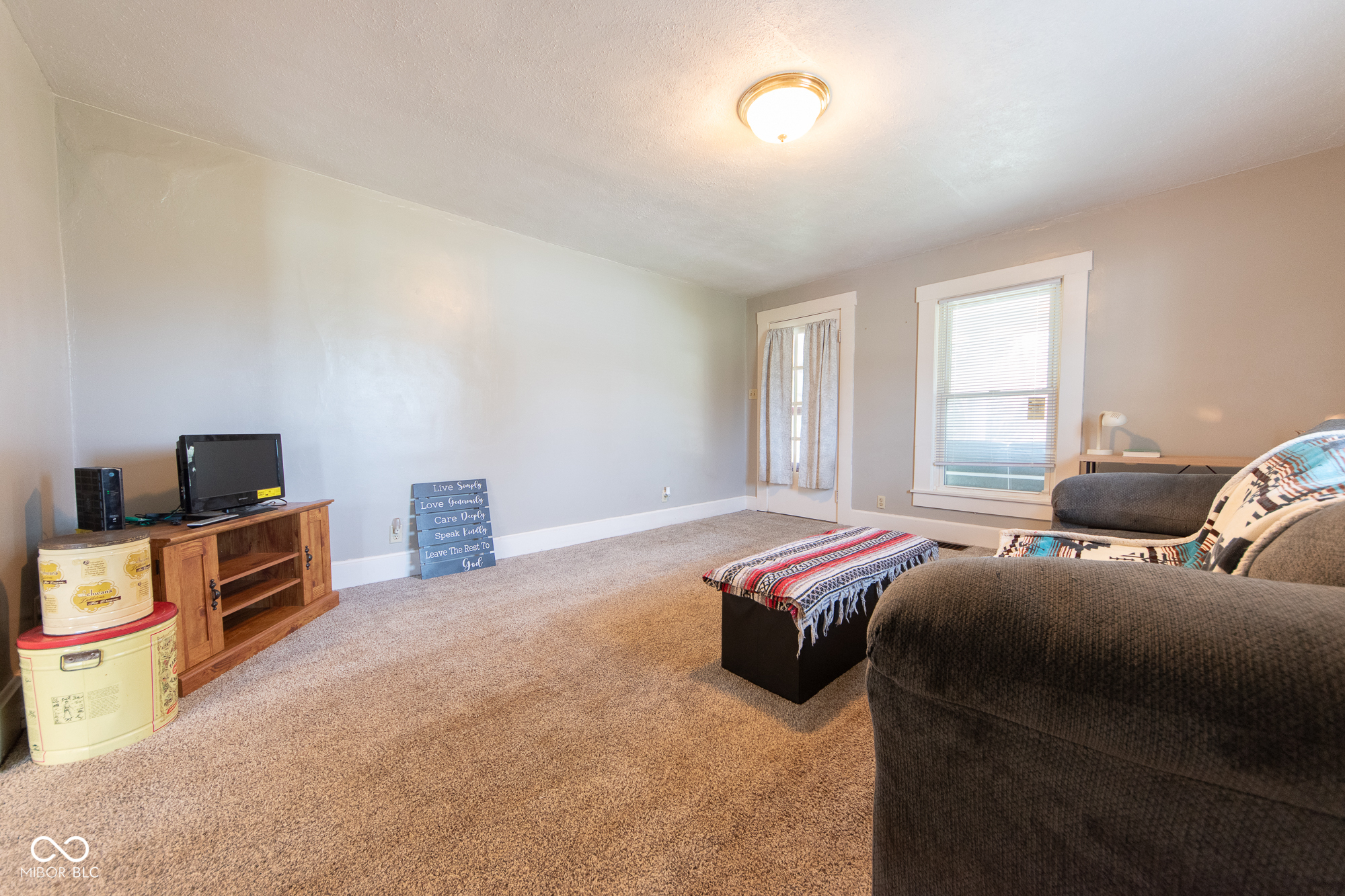 1529 Ravenswood Drive