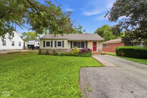 Photo of 9115 Central Avenue, Indianapolis, IN 46240 (MLS # 22101796)
