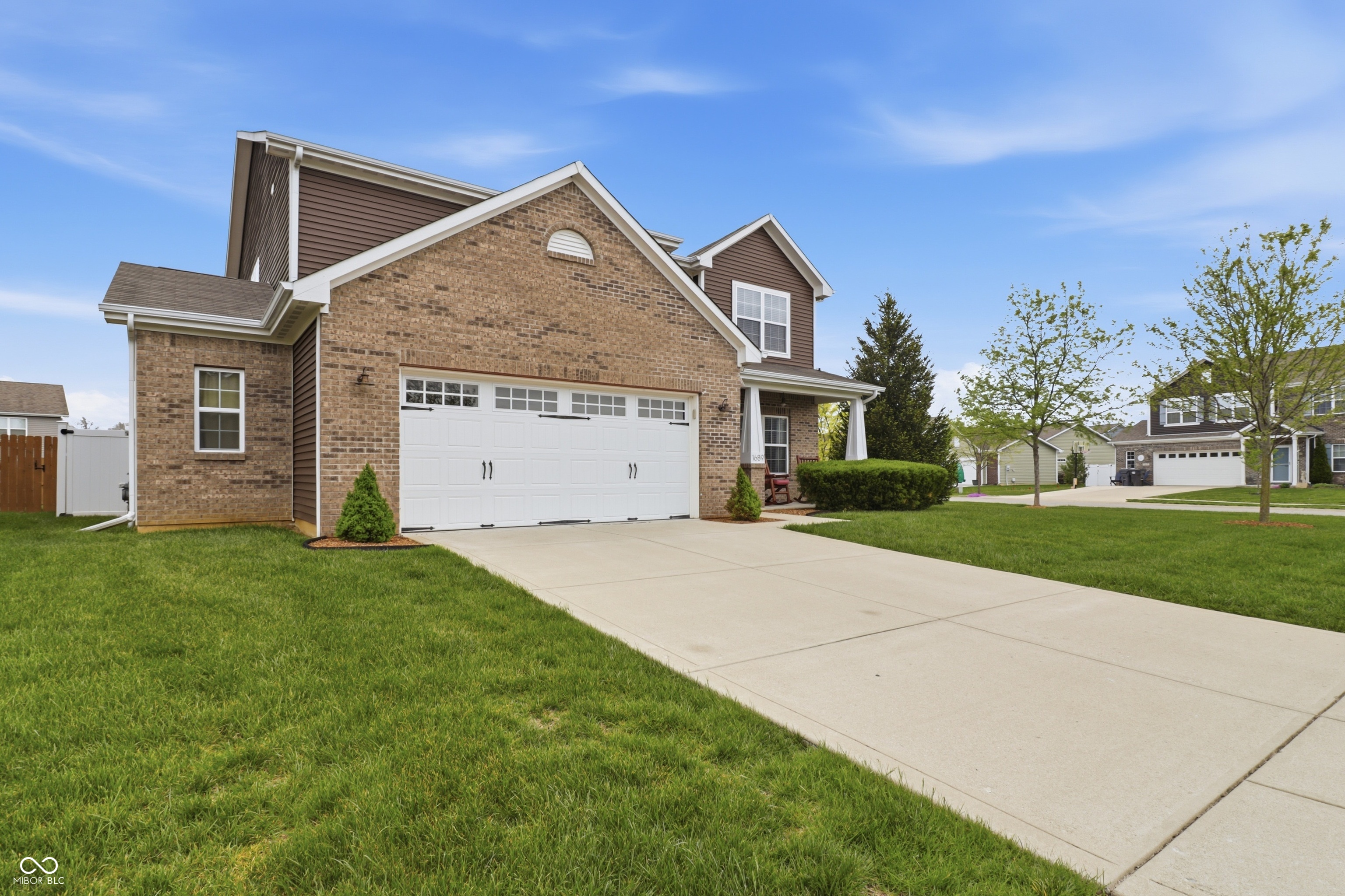 1689 Maplewood Lane