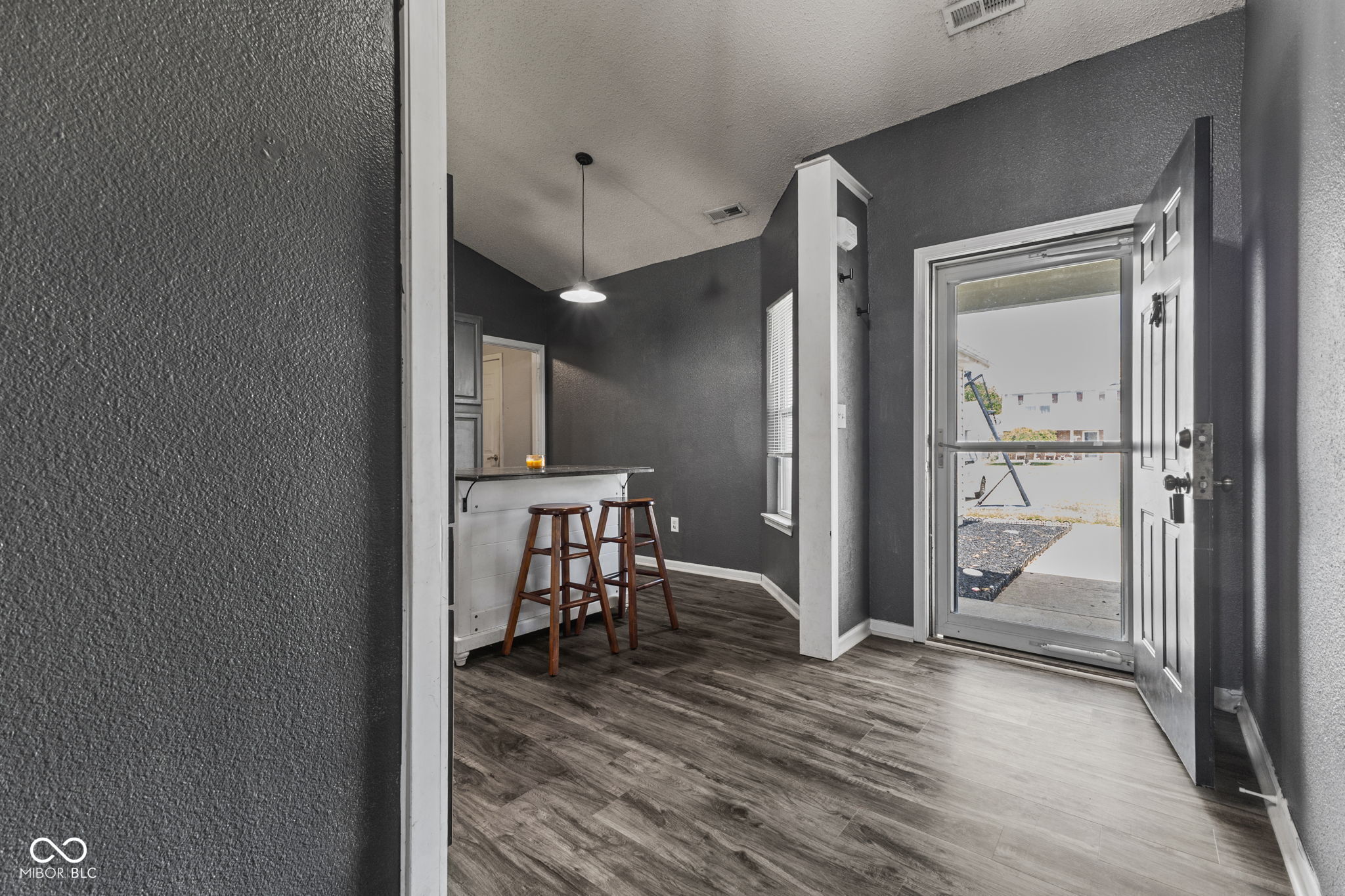 2227 Rolling Hill Court