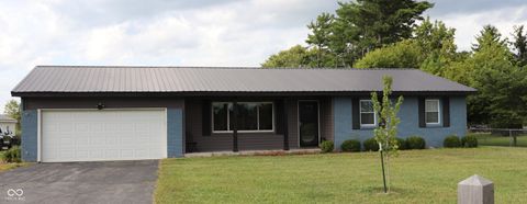 Photo of 10978 Greenfield Avenue, Noblesville, IN 46060 (MLS # 22114911)