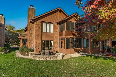 Photo of 373 Exeter Court, Greenwood, IN 46143 (MLS # 22083605)