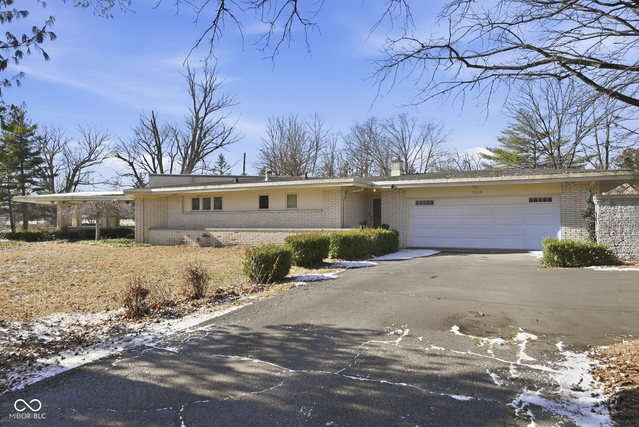 7220 N Illinois Street