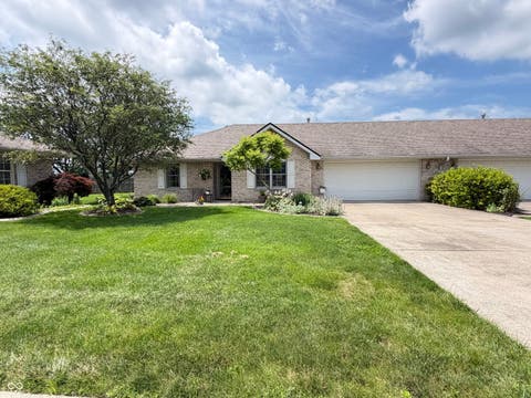 Photo of 3427 Village Drive, Anderson, IN 46011 (MLS # 22111158)