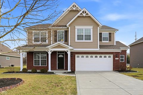 Photo of 275 Entrance Hall View, Greenwood, IN 46142 (MLS # 22075048)
