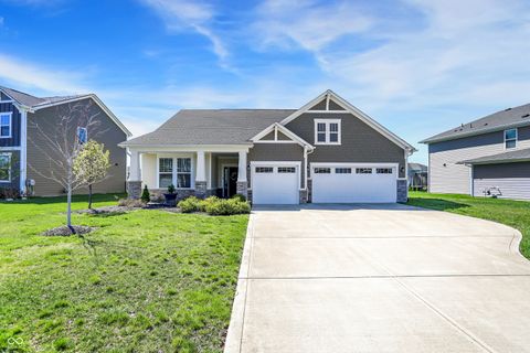 Photo of 8239 Peggy Court, Zionsville, IN 46077 (MLS # 22093881)