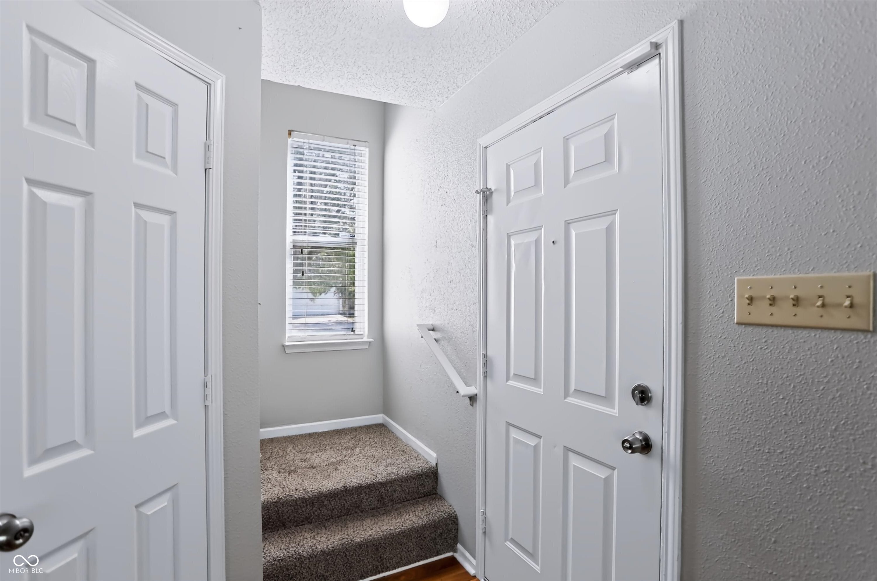 2352 Collins Way
