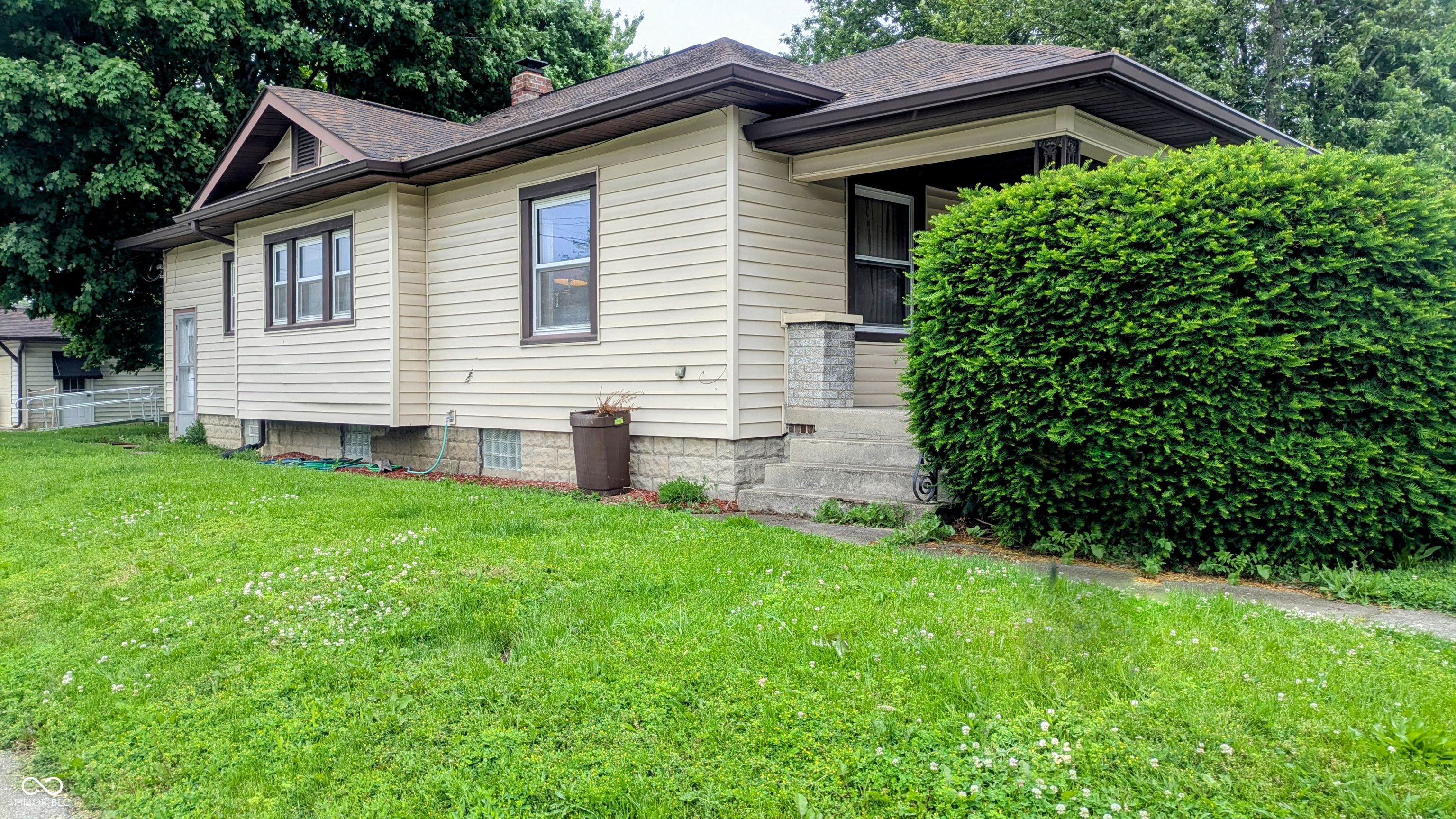 100 N 6th Avenue