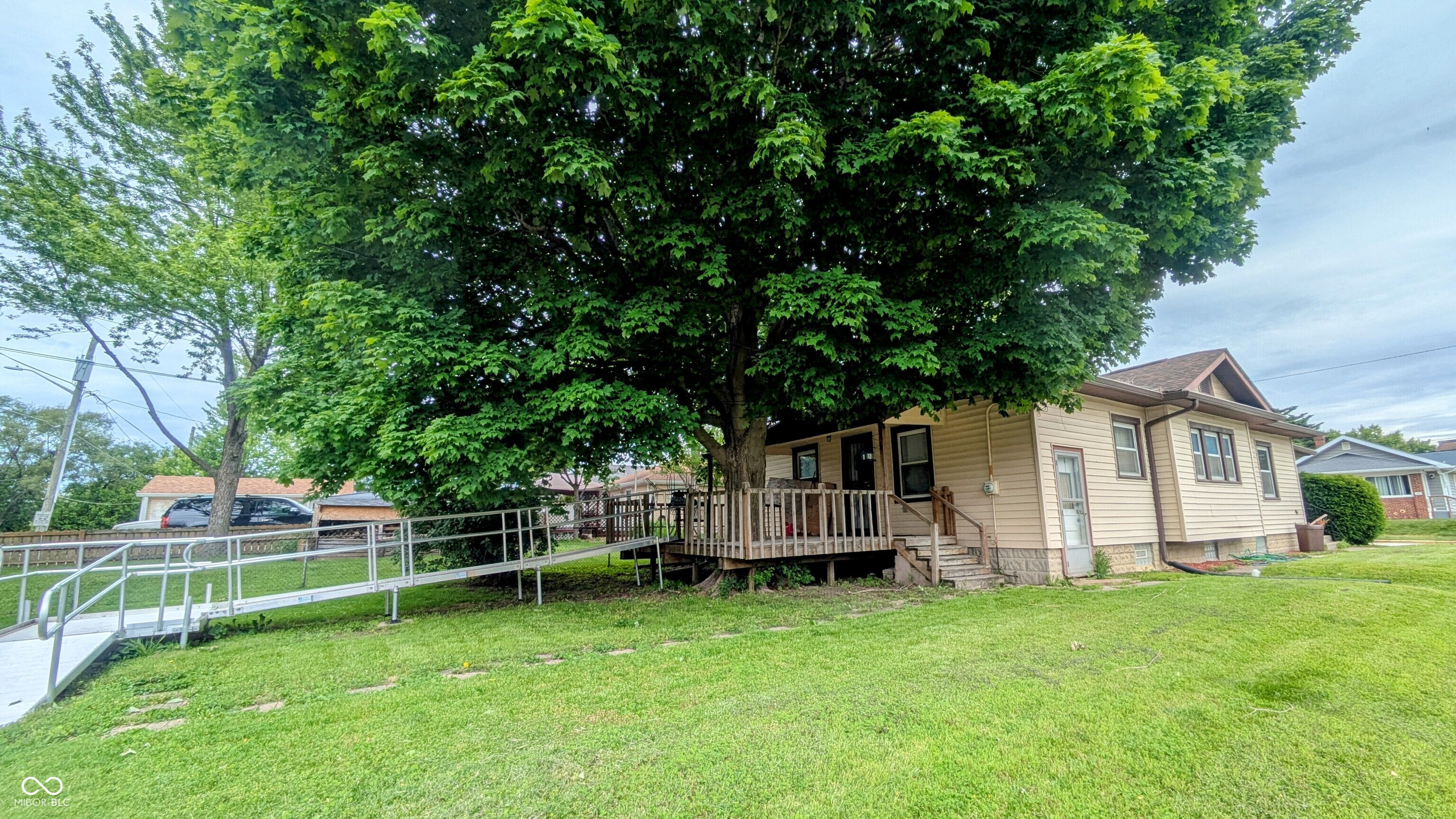 100 N 6th Avenue