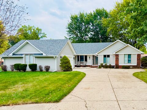 Photo of 851 Revere Court, Greenwood, IN 46142 (MLS # 22074154)