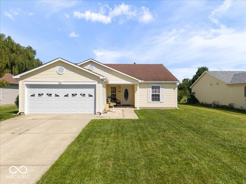Photo of 901 Runnymede Drive, Greenfield, IN 46140 (MLS # 22123650)