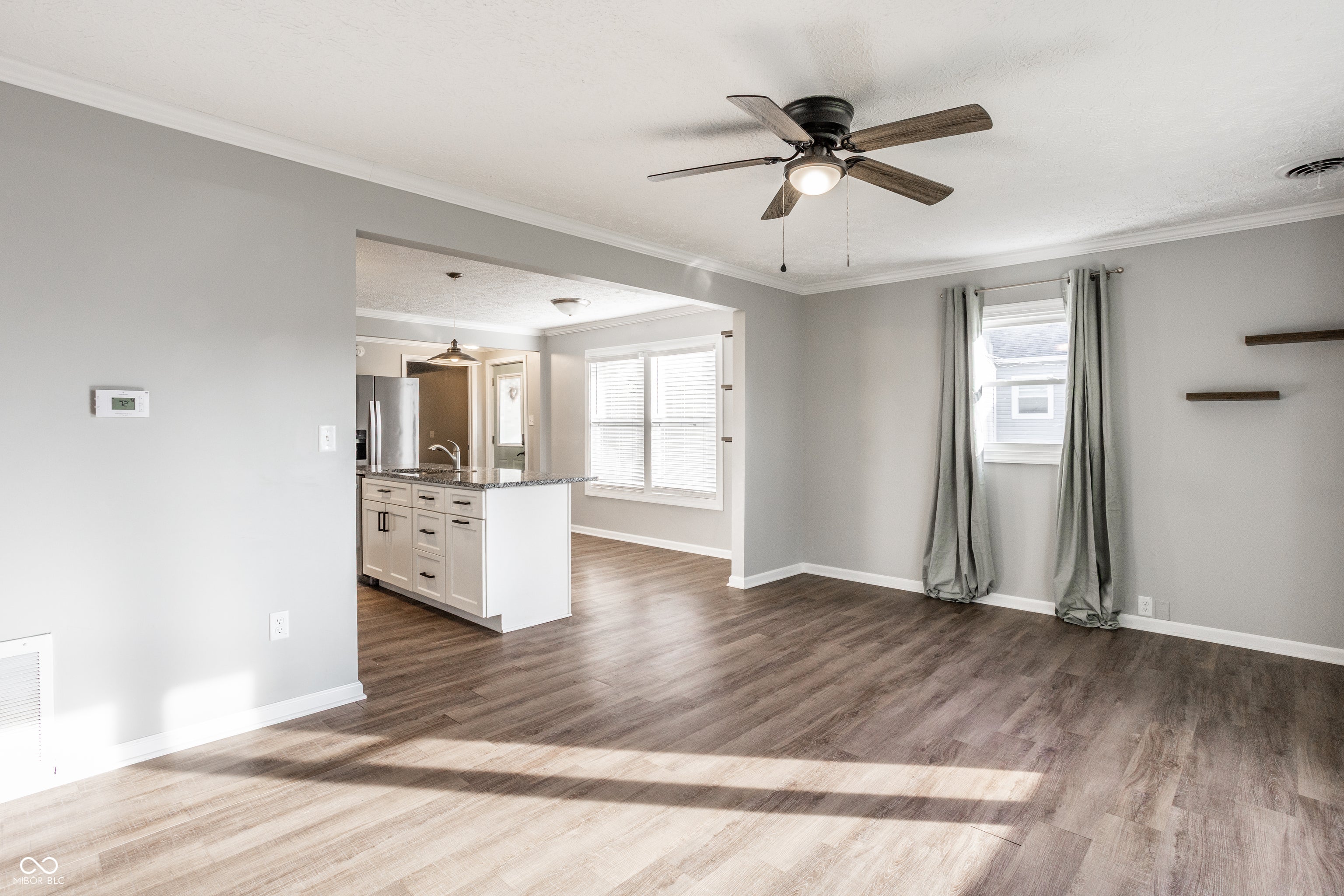 916 S Outer Drive
