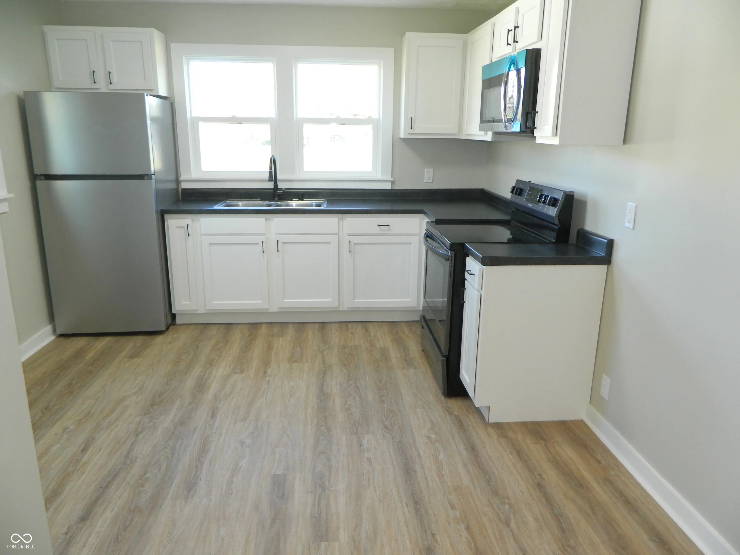 Seymour, Indiana 47274, United States, 2 Bedrooms Bedrooms, ,1 BathroomBathrooms,Residential,Active,237311