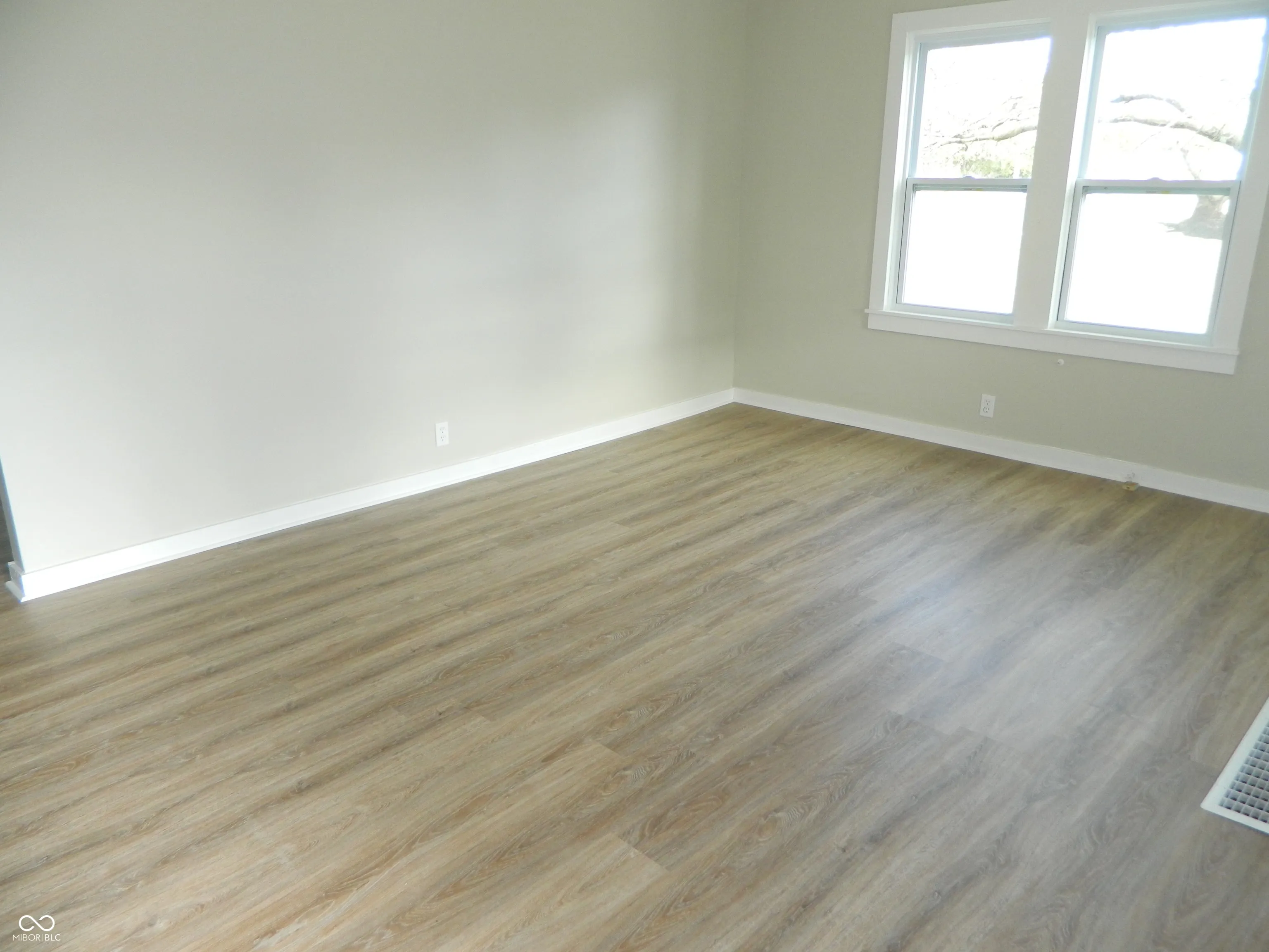 Seymour, Indiana 47274, United States, 2 Bedrooms Bedrooms, ,1 BathroomBathrooms,Residential,Active,237311