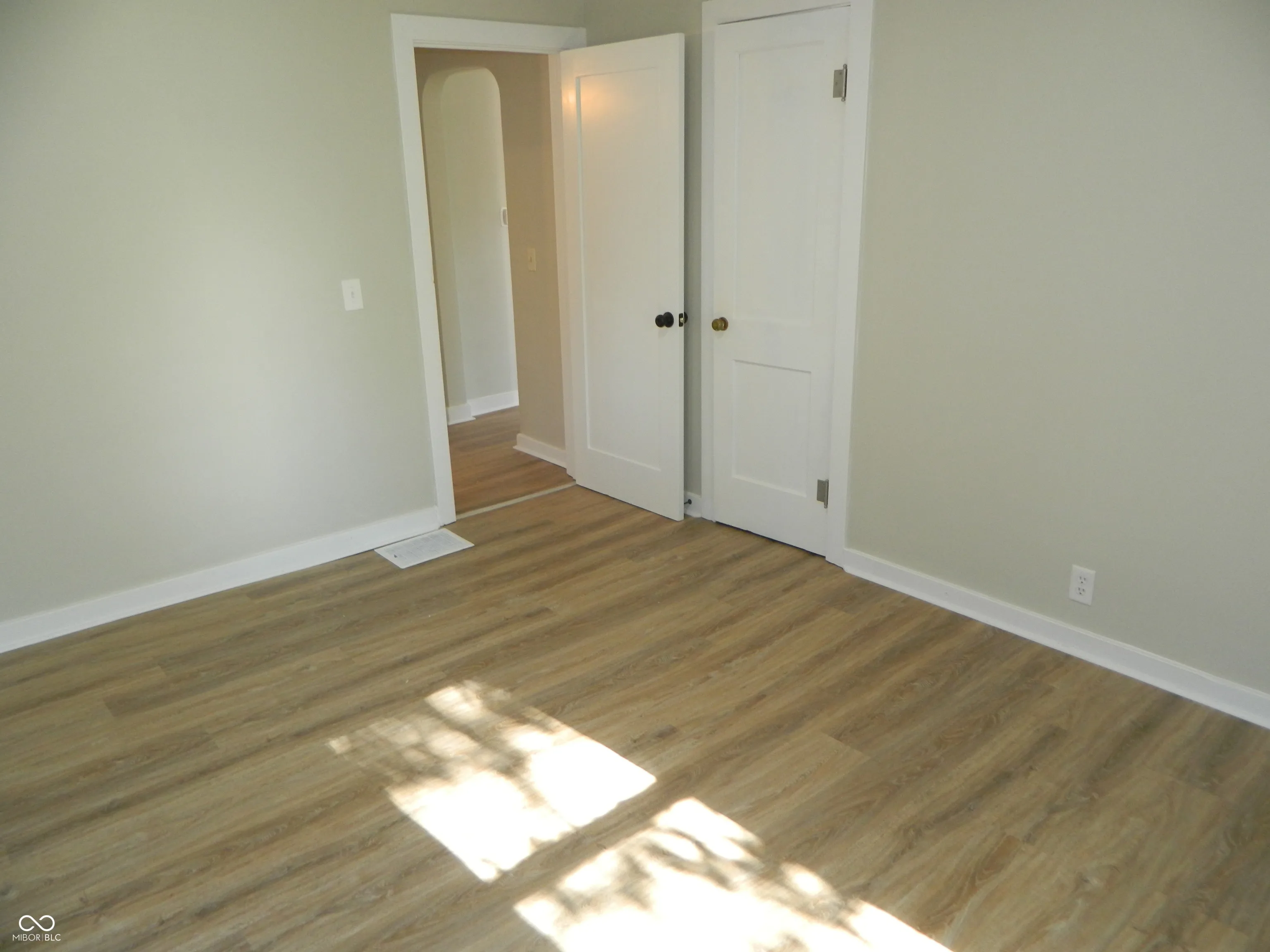 Seymour, Indiana 47274, United States, 2 Bedrooms Bedrooms, ,1 BathroomBathrooms,Residential,Active,237311