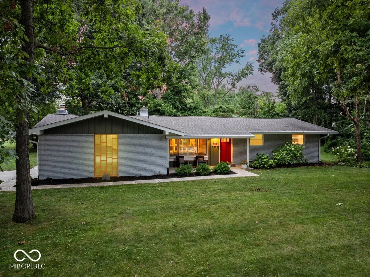 Carmel, Indiana 46032, United States, 3 Bedrooms Bedrooms, ,2 BathroomsBathrooms,Residential,Active,220424