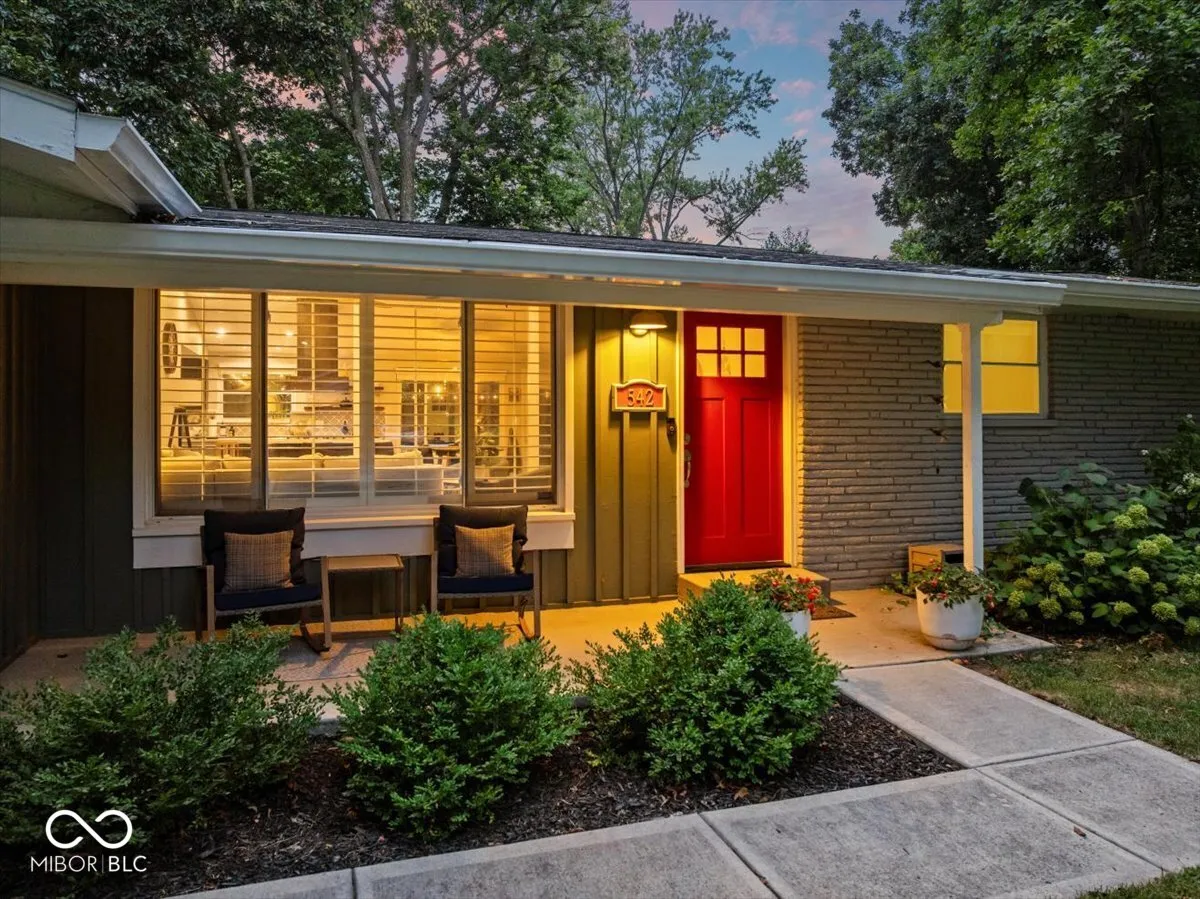 Carmel, Indiana 46032, United States, 3 Bedrooms Bedrooms, ,2 BathroomsBathrooms,Residential,Active,220424